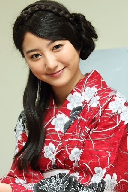 高田里穂